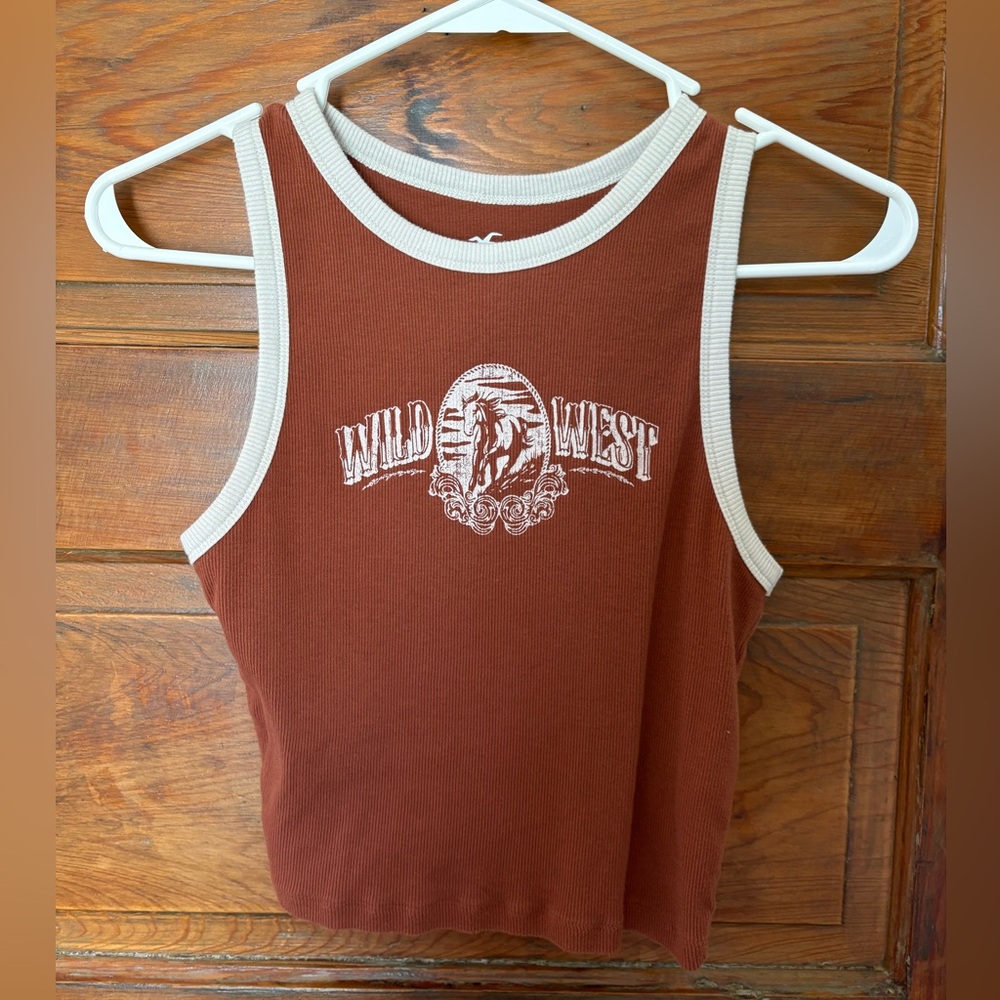 Hollister Tank